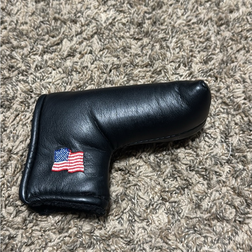 Scotty Cameron blade putter cover. Black Leather with American Flag